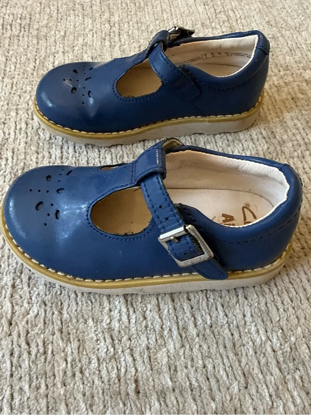 Clarks Girls Blue Leather T-Strap Mary Jane Shoes Size US 7.5 Toddler